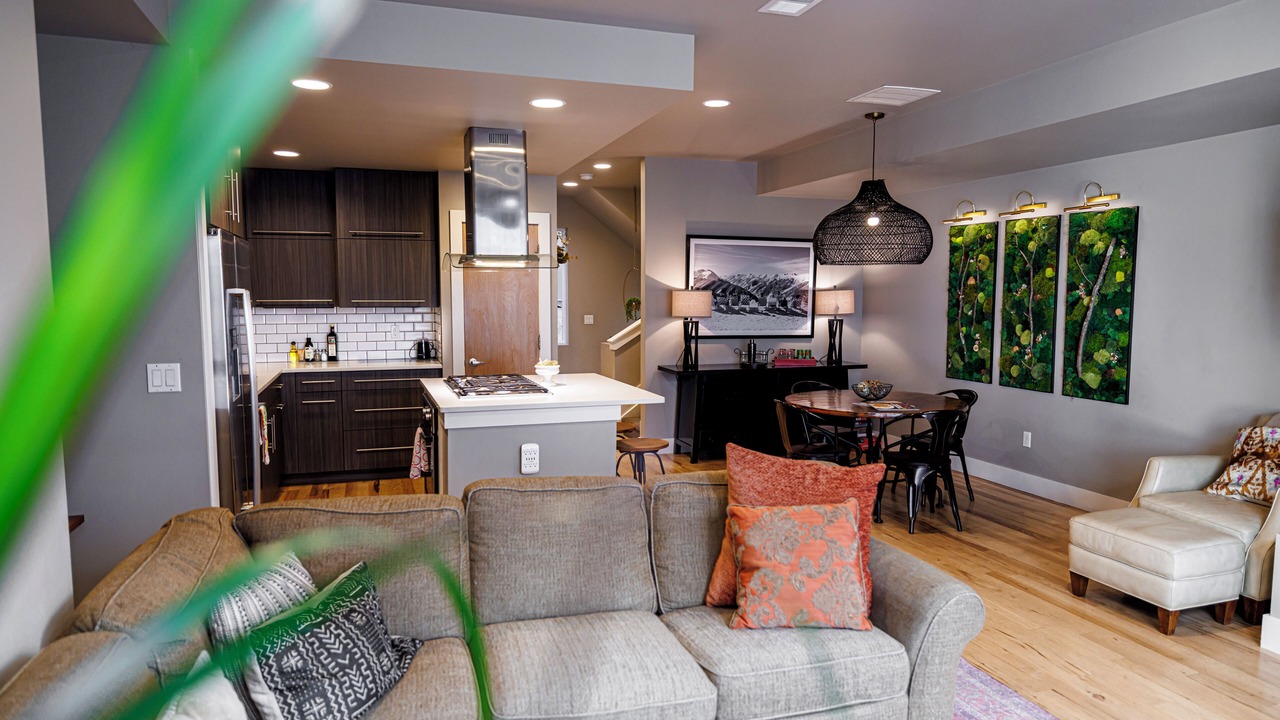 Photo of Livingroom in Highland