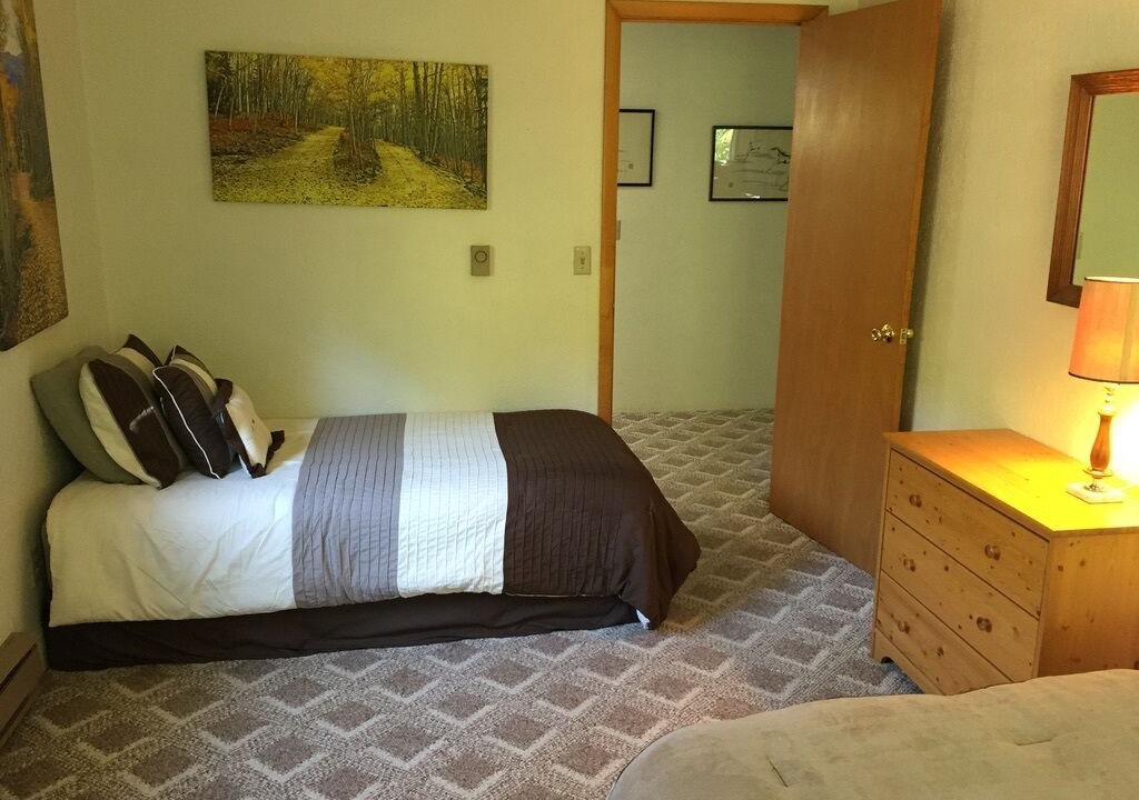 Photo of Bedroom in Garfield