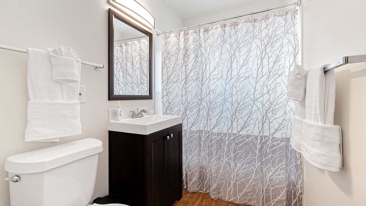 Photo of Bathroom in University Acres