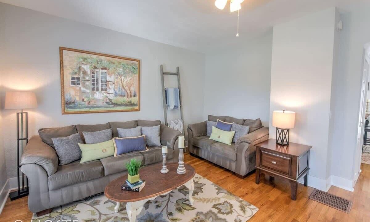Photo of Livingroom in Central Colorado Springs