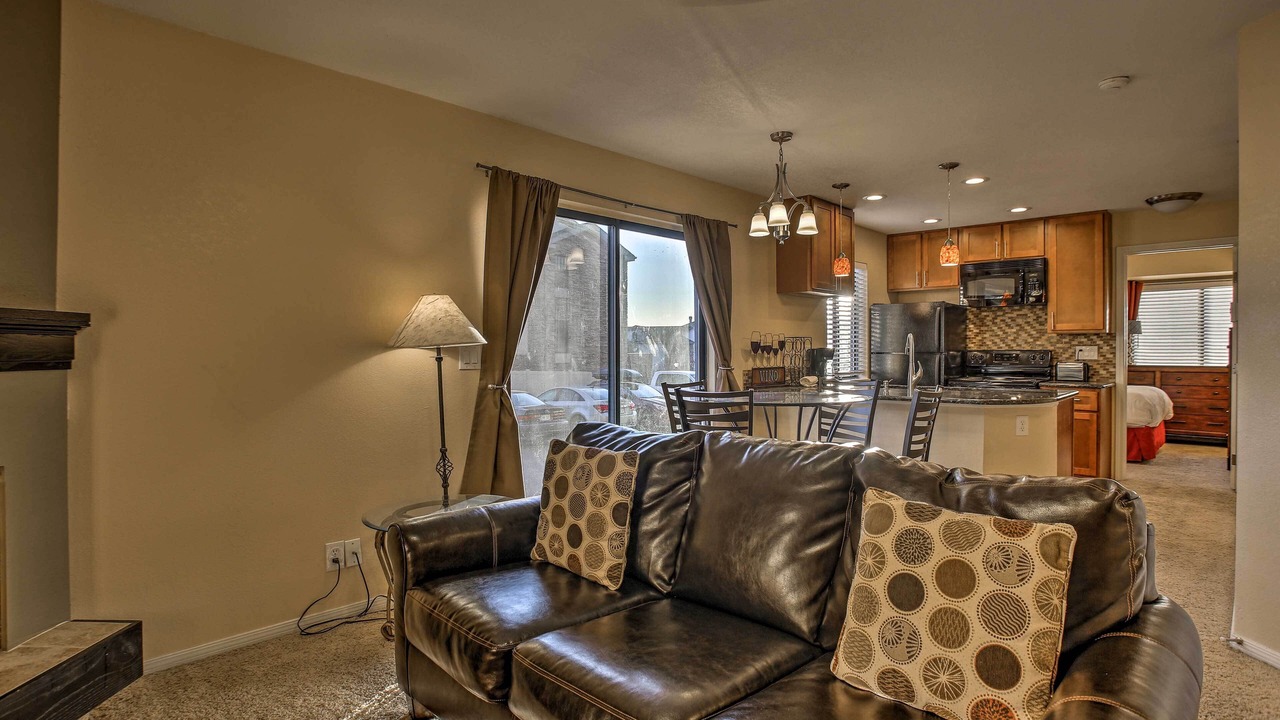 Photo of Livingroom in Englewood
