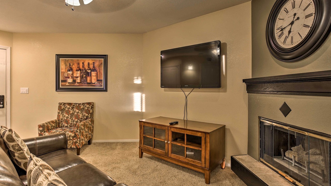 Photo of Livingroom in Englewood
