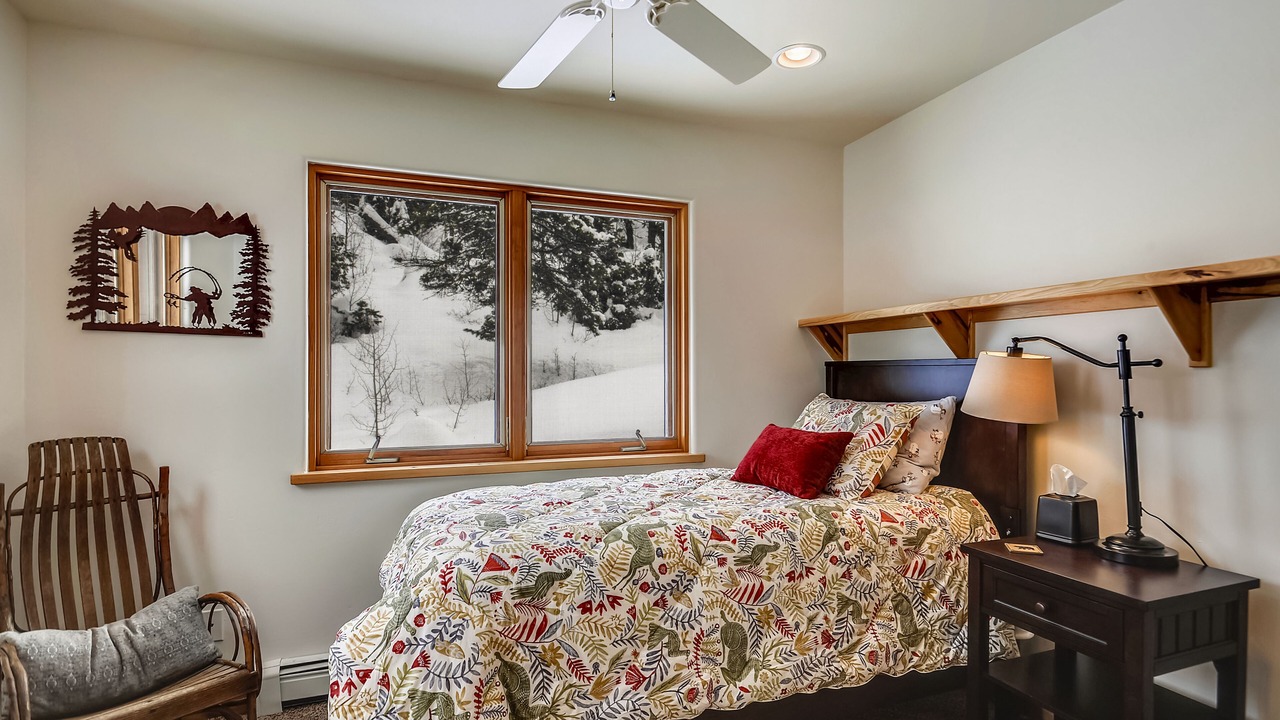 Photo of Bedroom in Purgatory