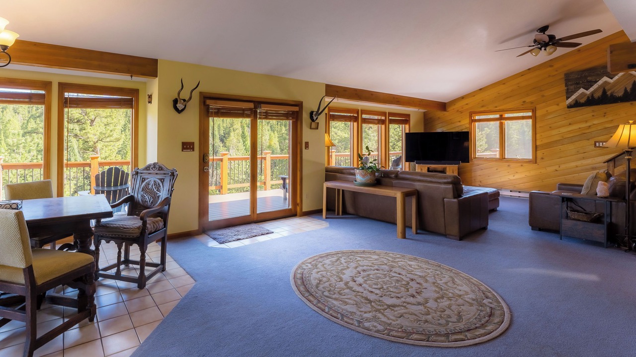 Photo of Livingroom in Pine