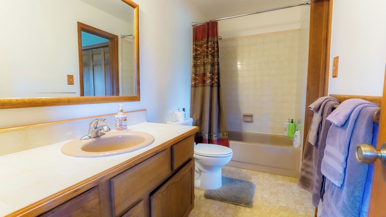 Photo of Bathroom in Pine