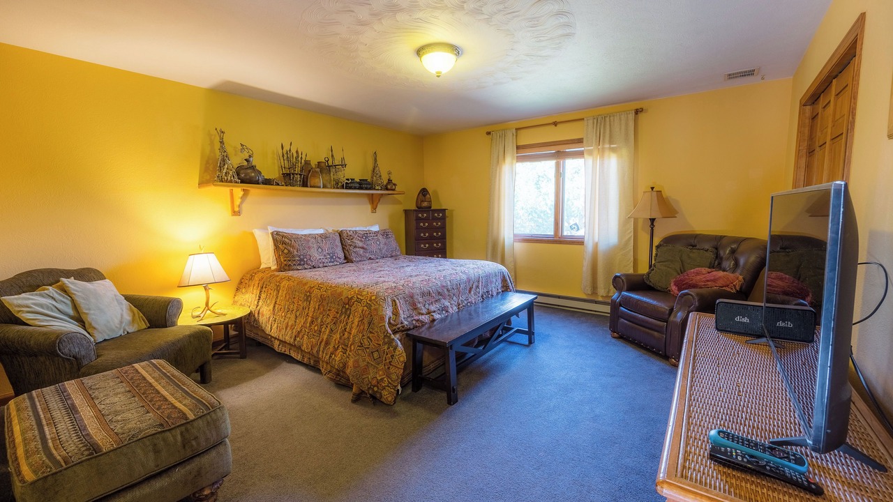 Photo of Bedroom in Pine