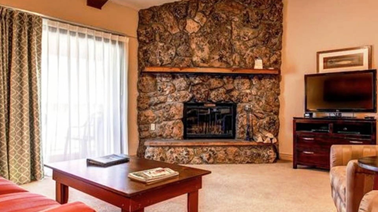 Photo of Livingroom in Avon