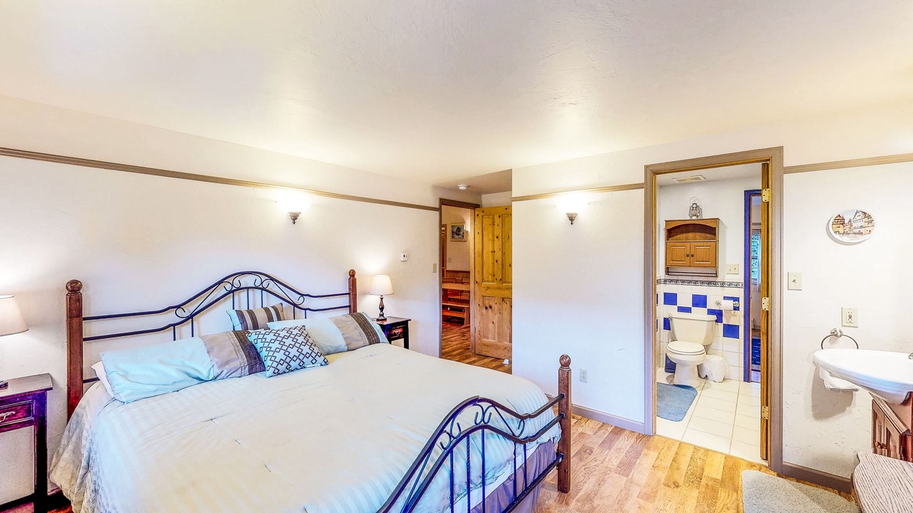 Photo of Bedroom in South Fork