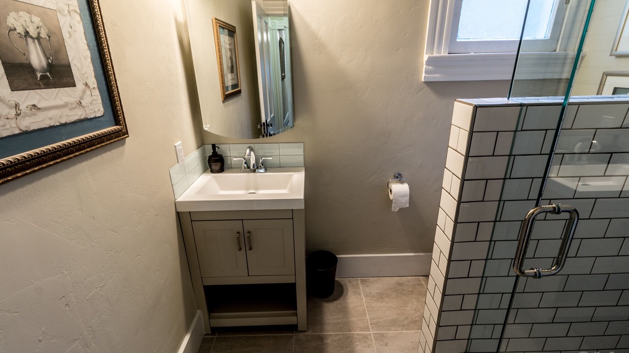 Photo of Bathroom in Manitou Springs Historic District