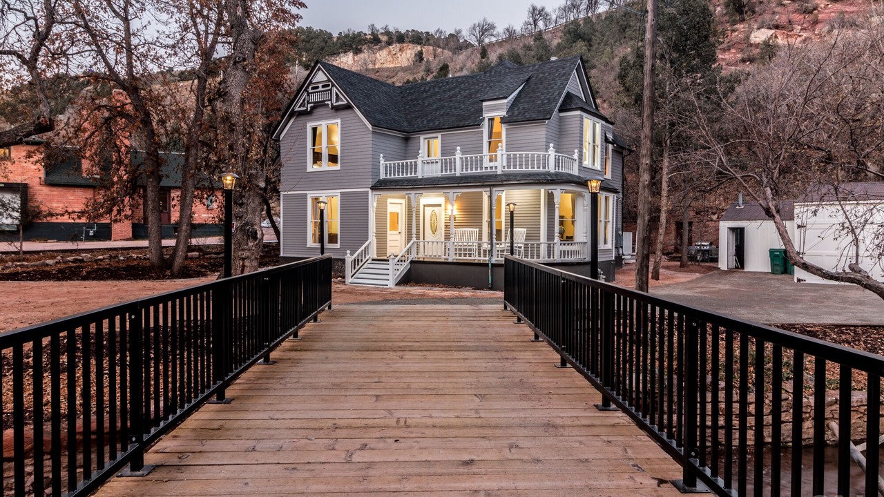 Photo of Others in Manitou Springs Historic District