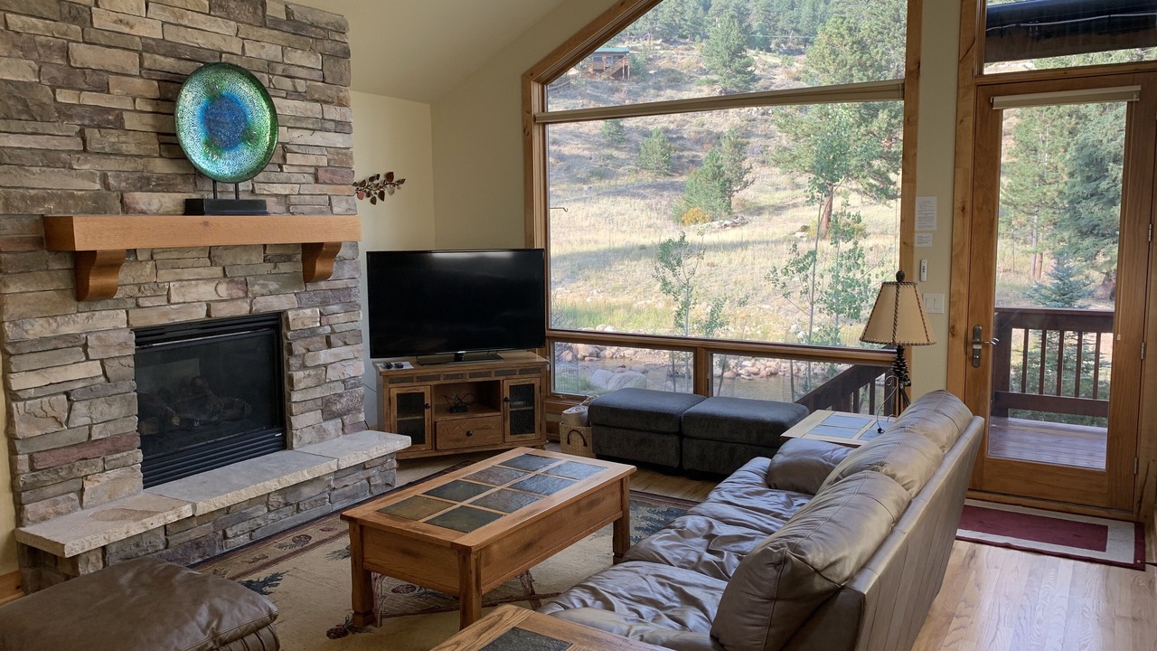 Photo of Livingroom in Estes Park