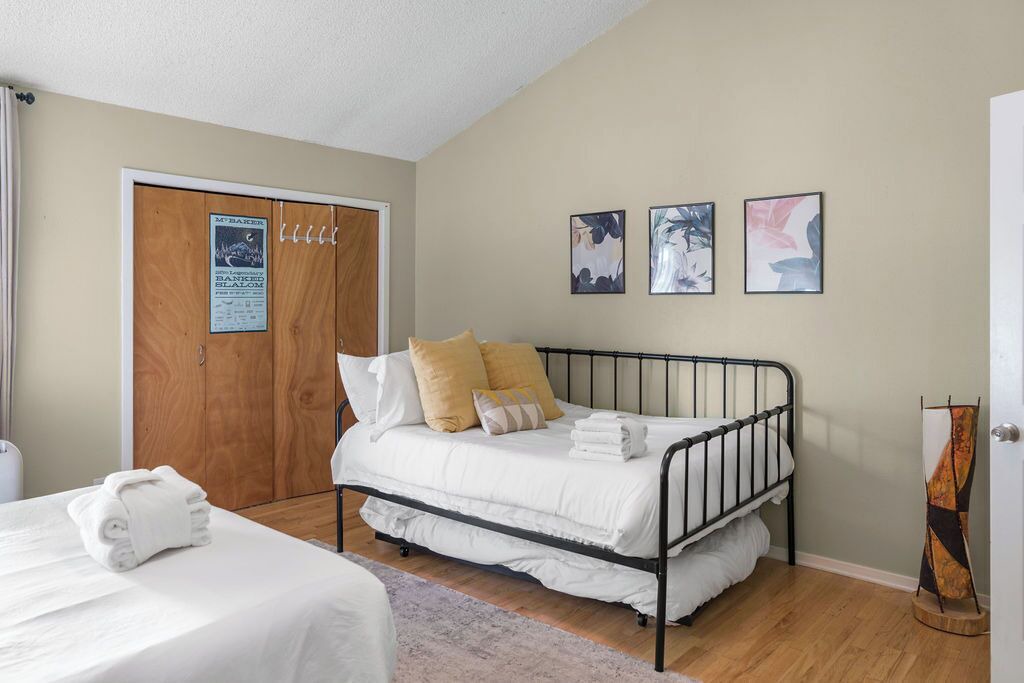 Photo of Bedroom in Glenwood Grove - North Iris