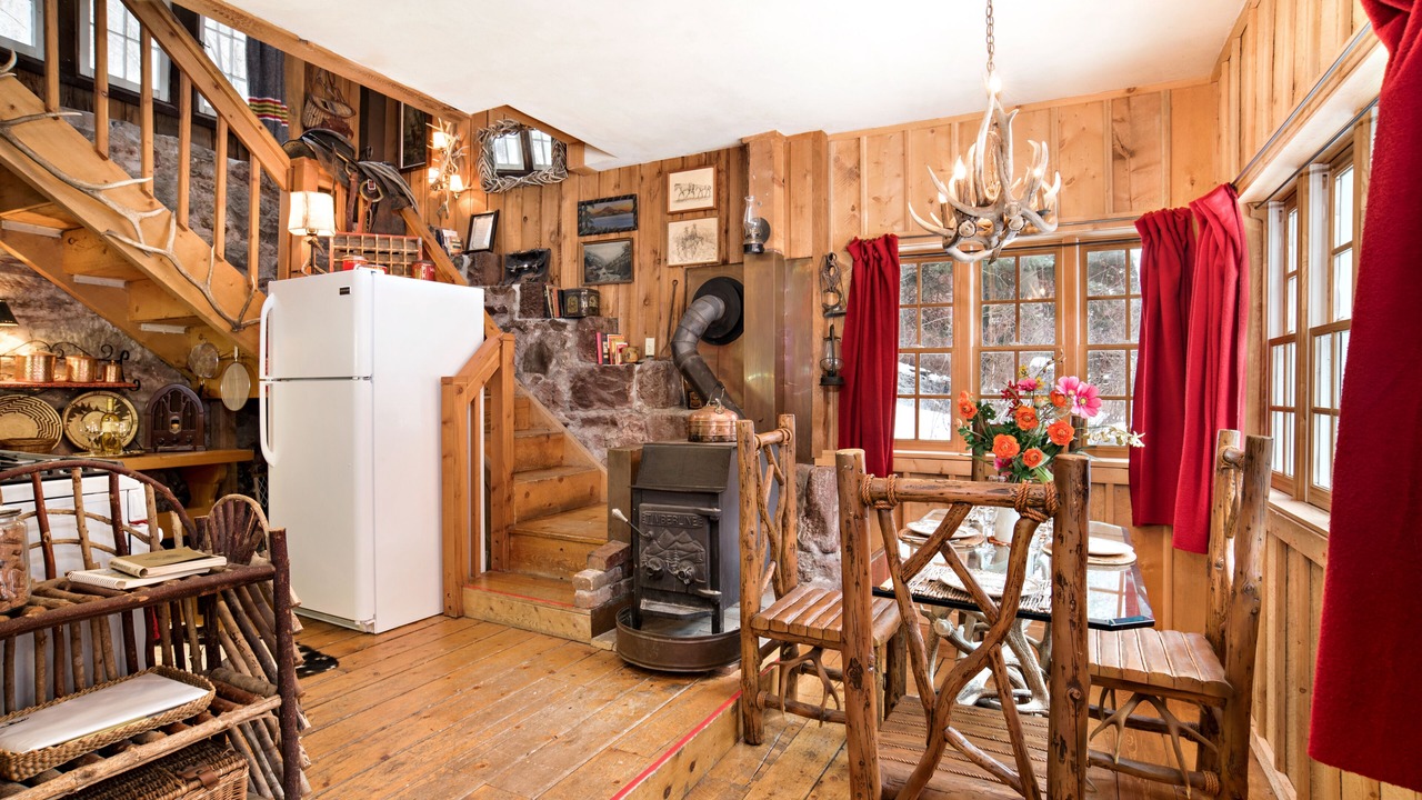 Photo of Bedroom in Redstone