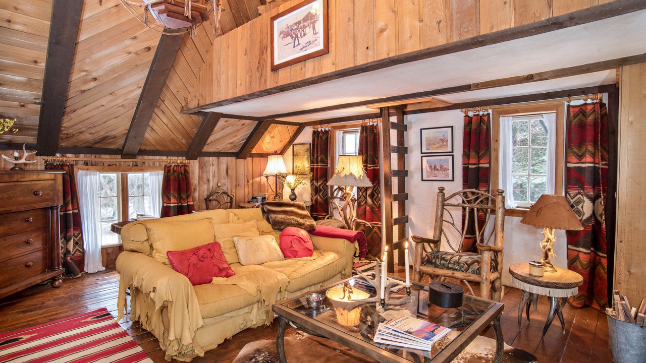 Photo of Livingroom in Redstone