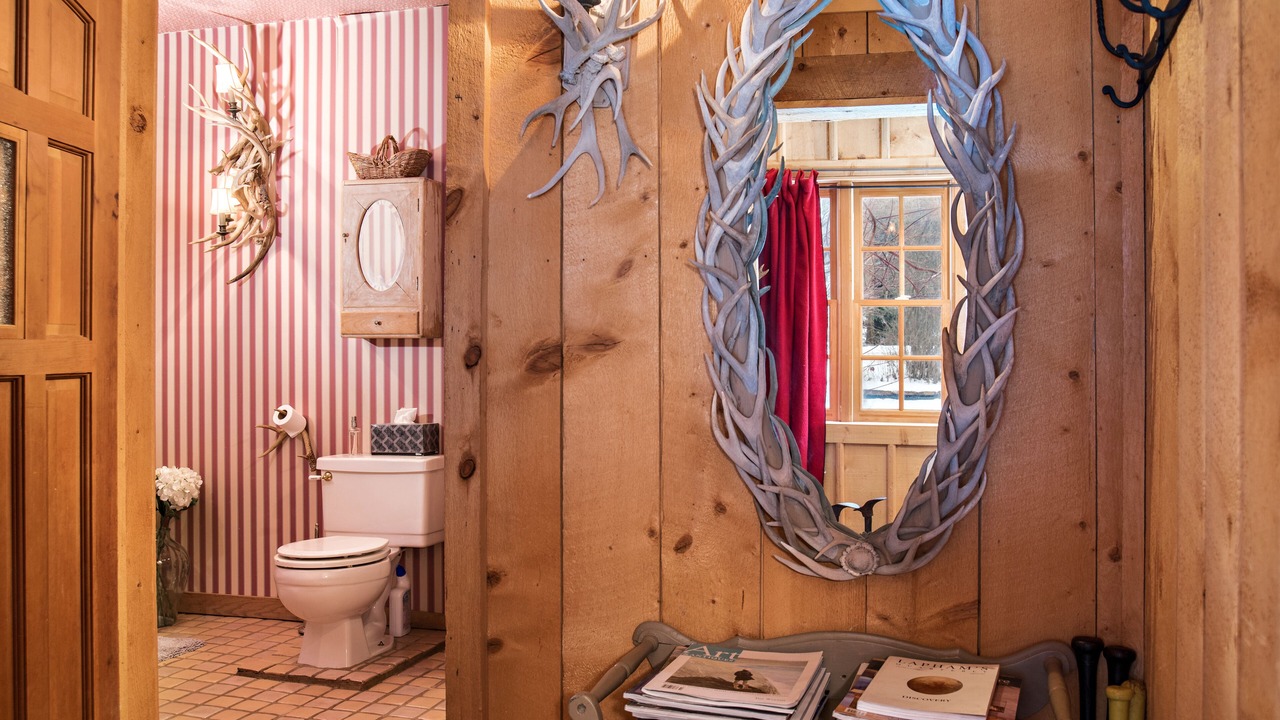 Photo of Bathroom in Redstone