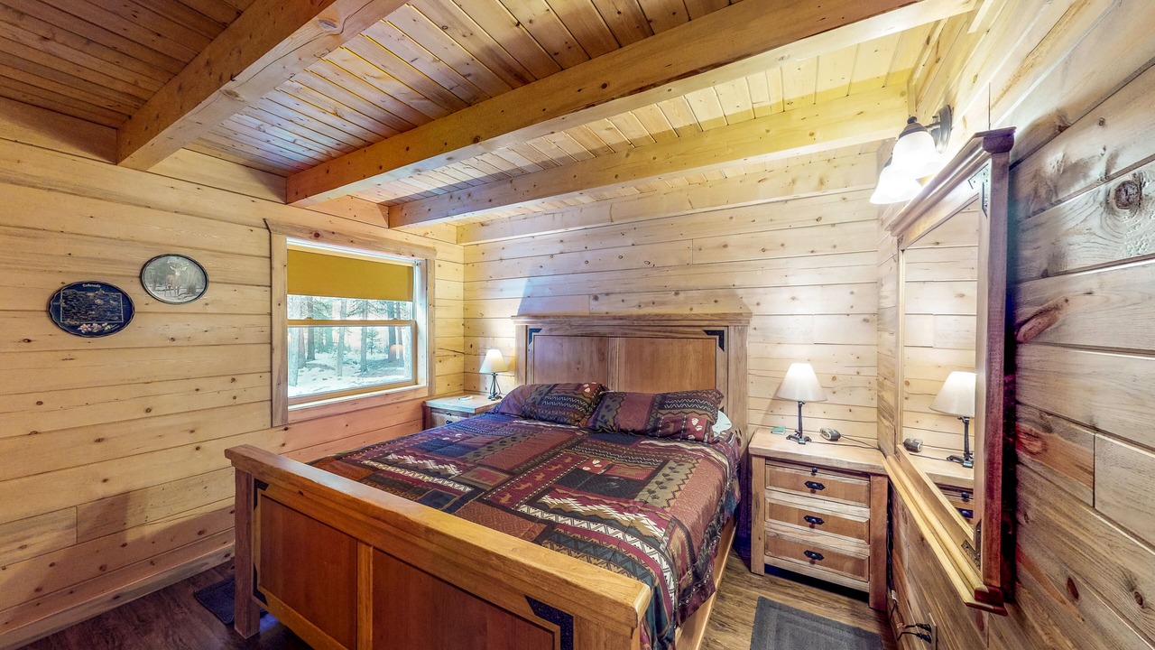 Photo of Bedroom in South Fork