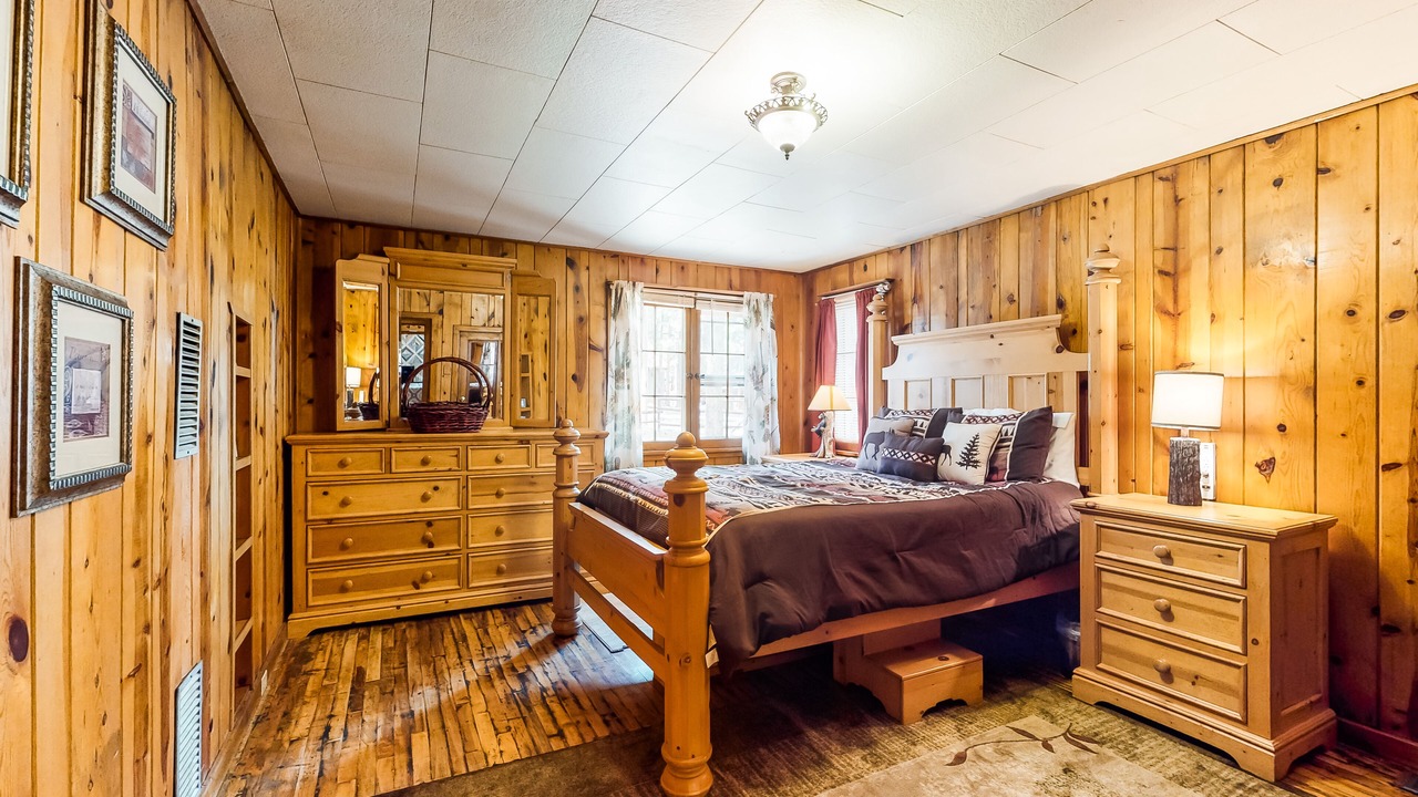 Photo of Bedroom in Woodland Park
