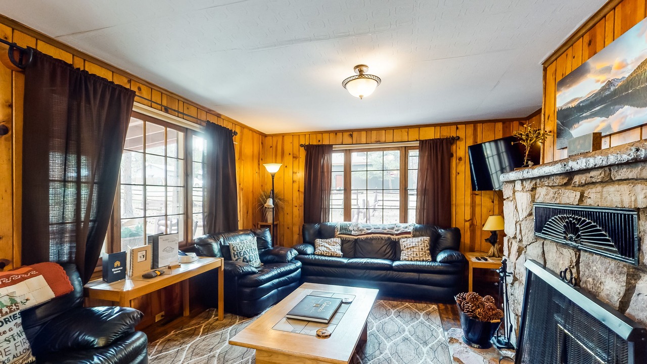 Photo of Livingroom in Woodland Park