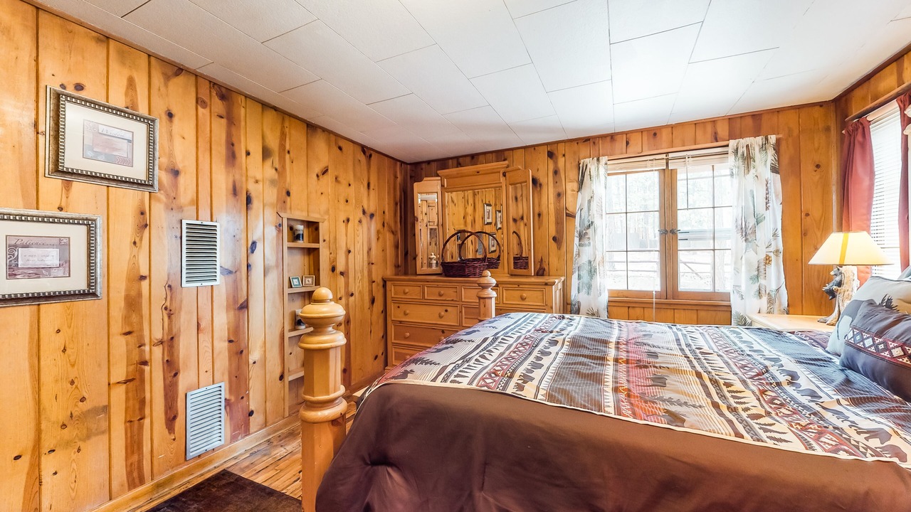 Photo of Bedroom in Woodland Park