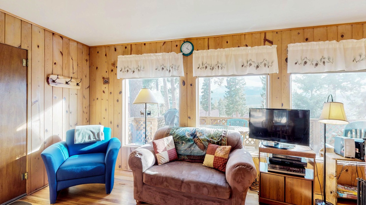 Photo of Livingroom in Woodland Park