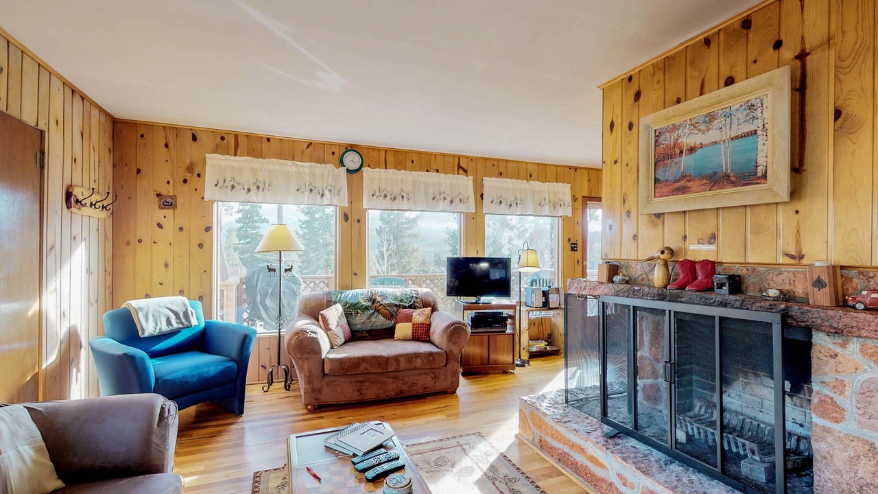 Photo of Livingroom in Woodland Park