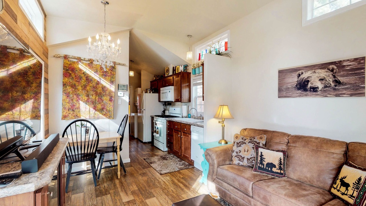 Photo of Livingroom in Woodland Park