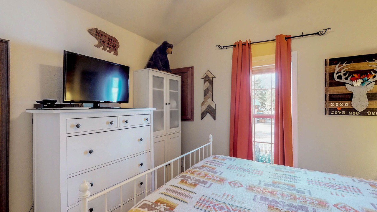 Photo of Bedroom in Woodland Park
