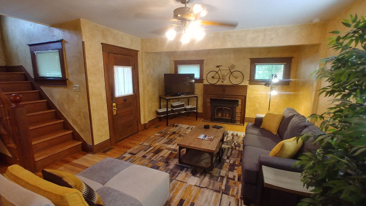 Photo of Livingroom in Central Colorado Springs
