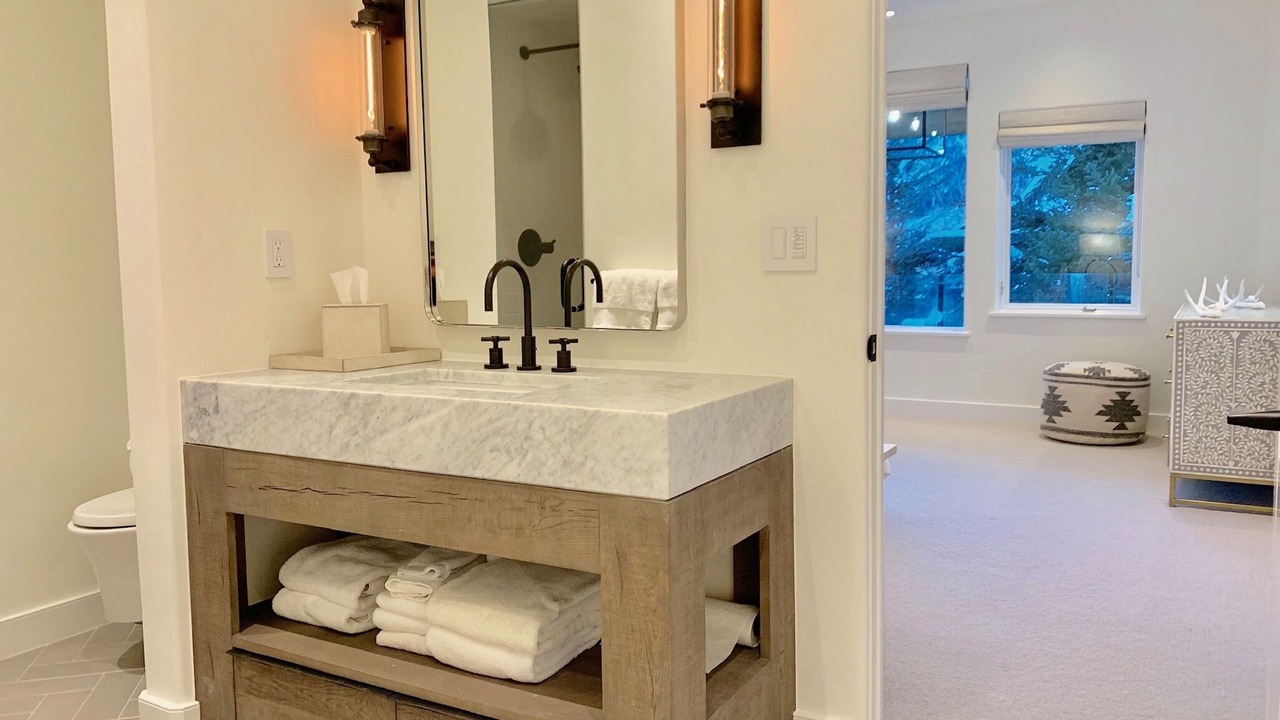 Photo of Bathroom in Red Mountain