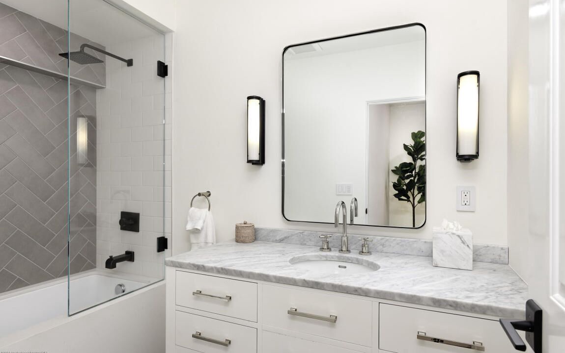 Photo of Bathroom in Red Mountain