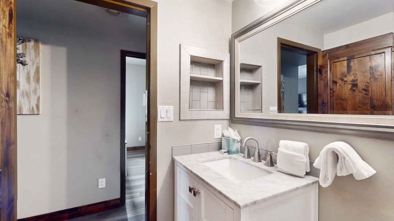 Photo of Bathroom in Peak 9