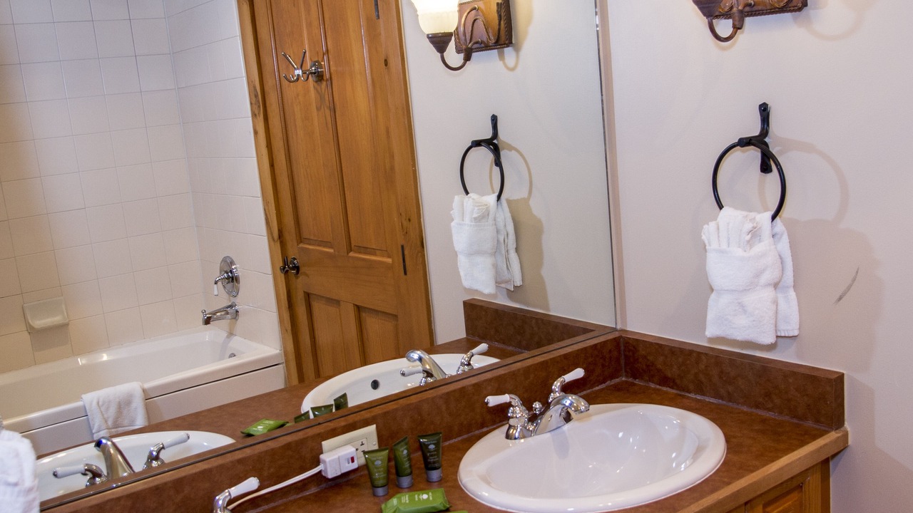 Photo of Bathroom in River Run