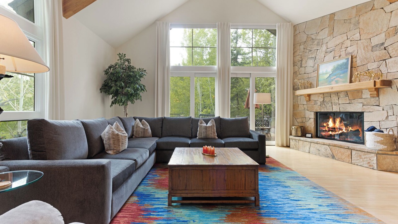 Photo of Livingroom in Avon