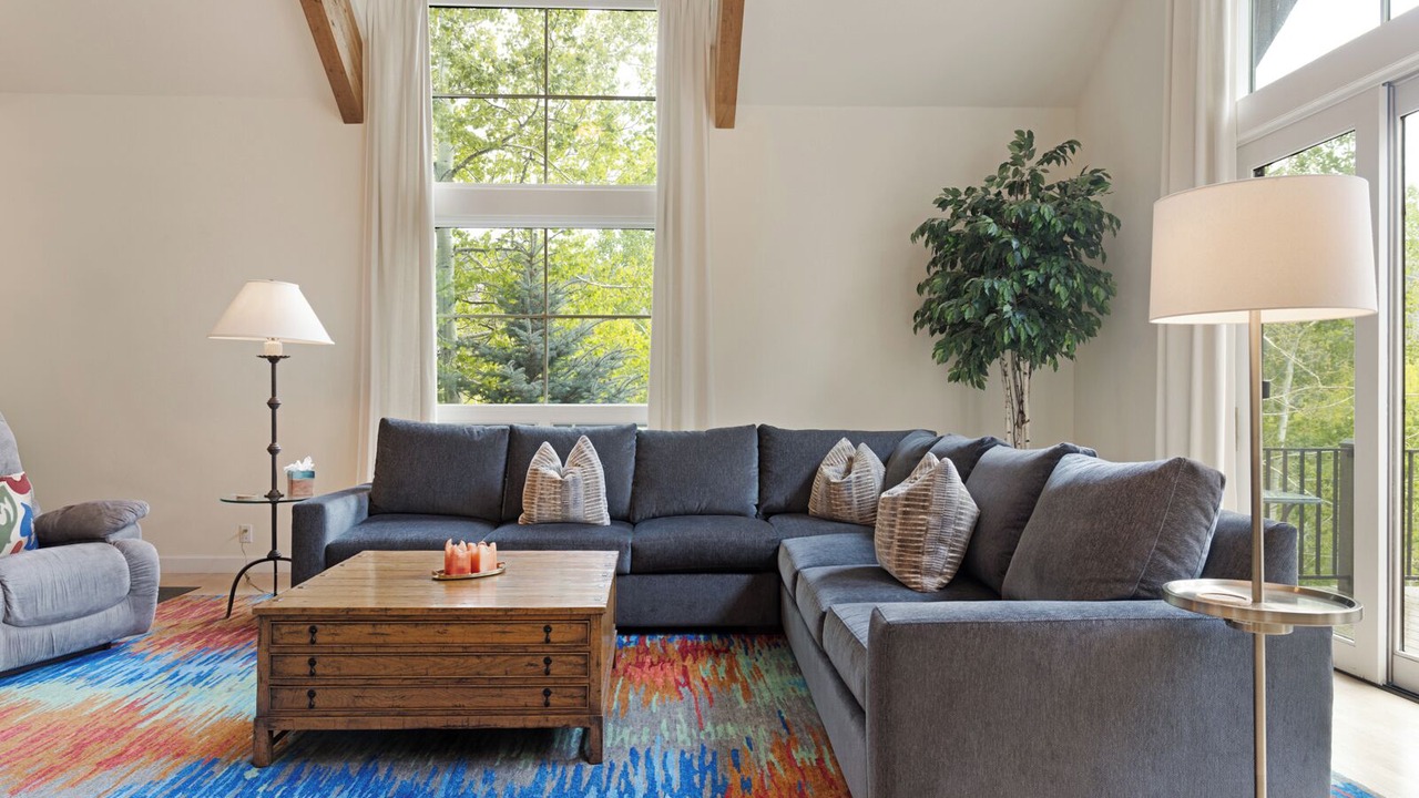 Photo of Livingroom in Avon