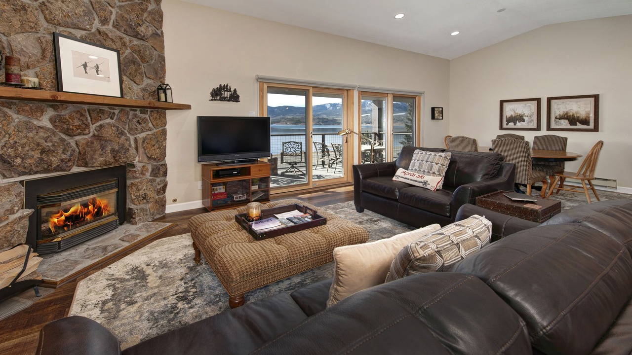 Photo of Livingroom in Corinthian Hills