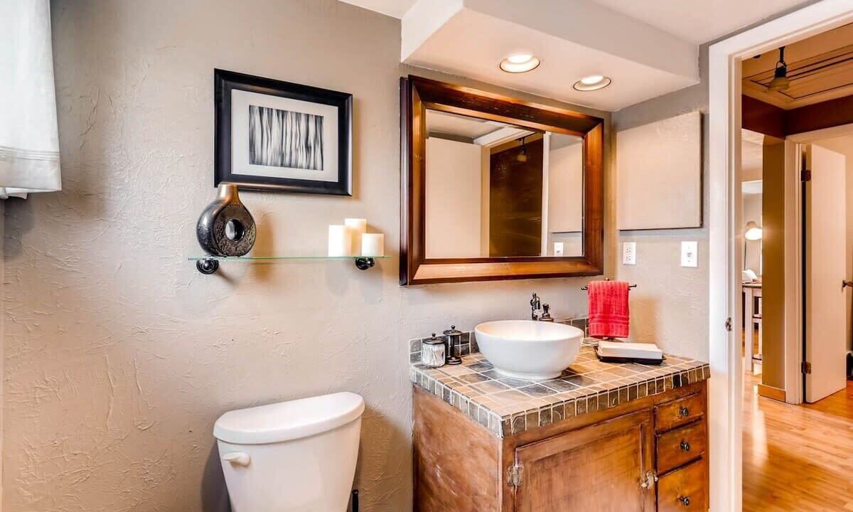 Photo of Bathroom in Edgewater