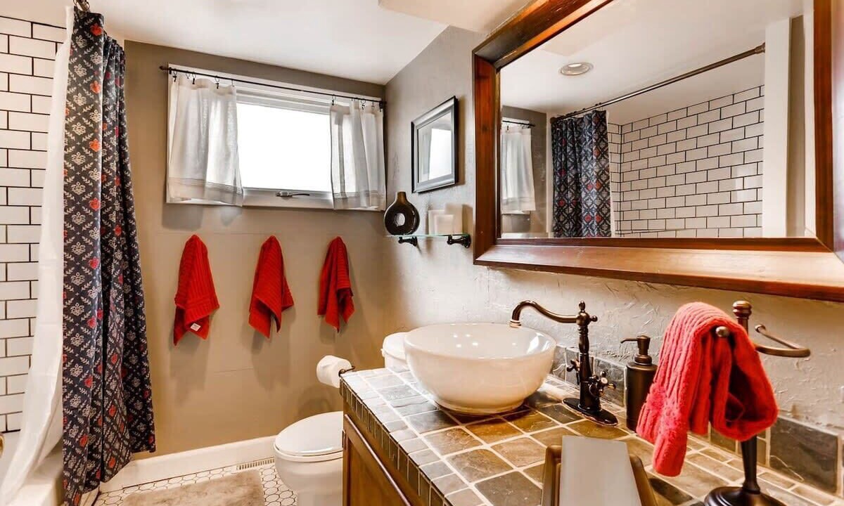 Photo of Bathroom in Edgewater