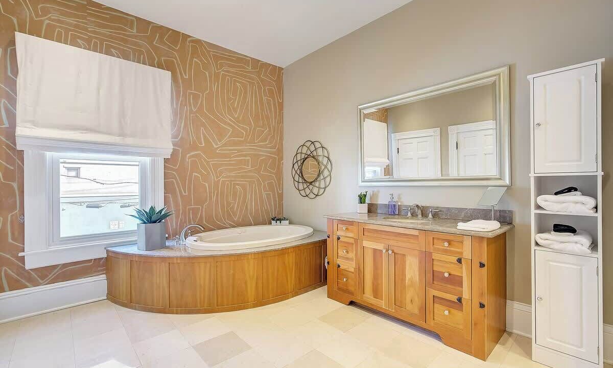 Photo of Bathroom in Uptown