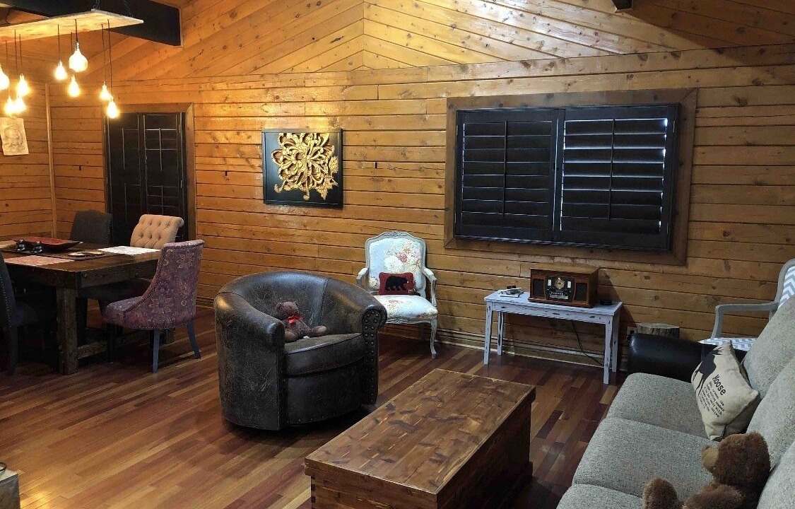 Photo of Livingroom in Hangen Ranch And M and B