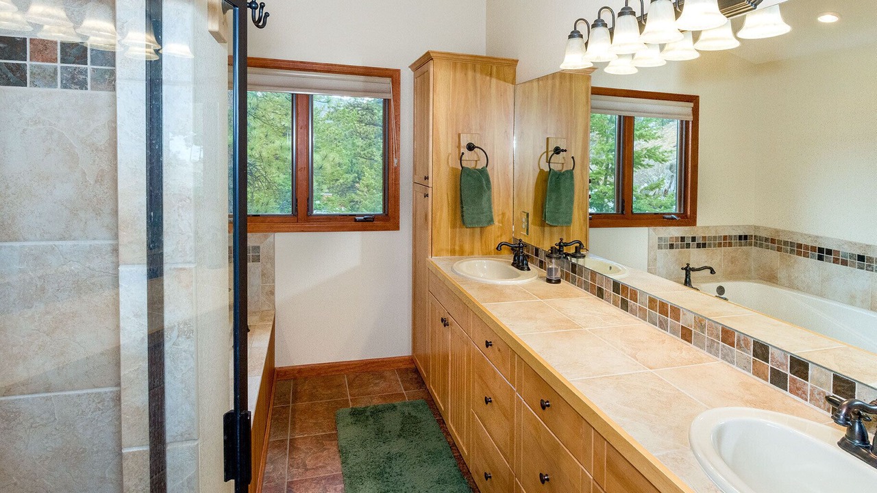 Photo of Bathroom in Aspen Brook