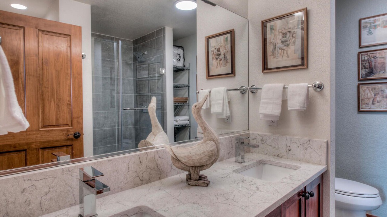 Photo of Bathroom in Peak 9