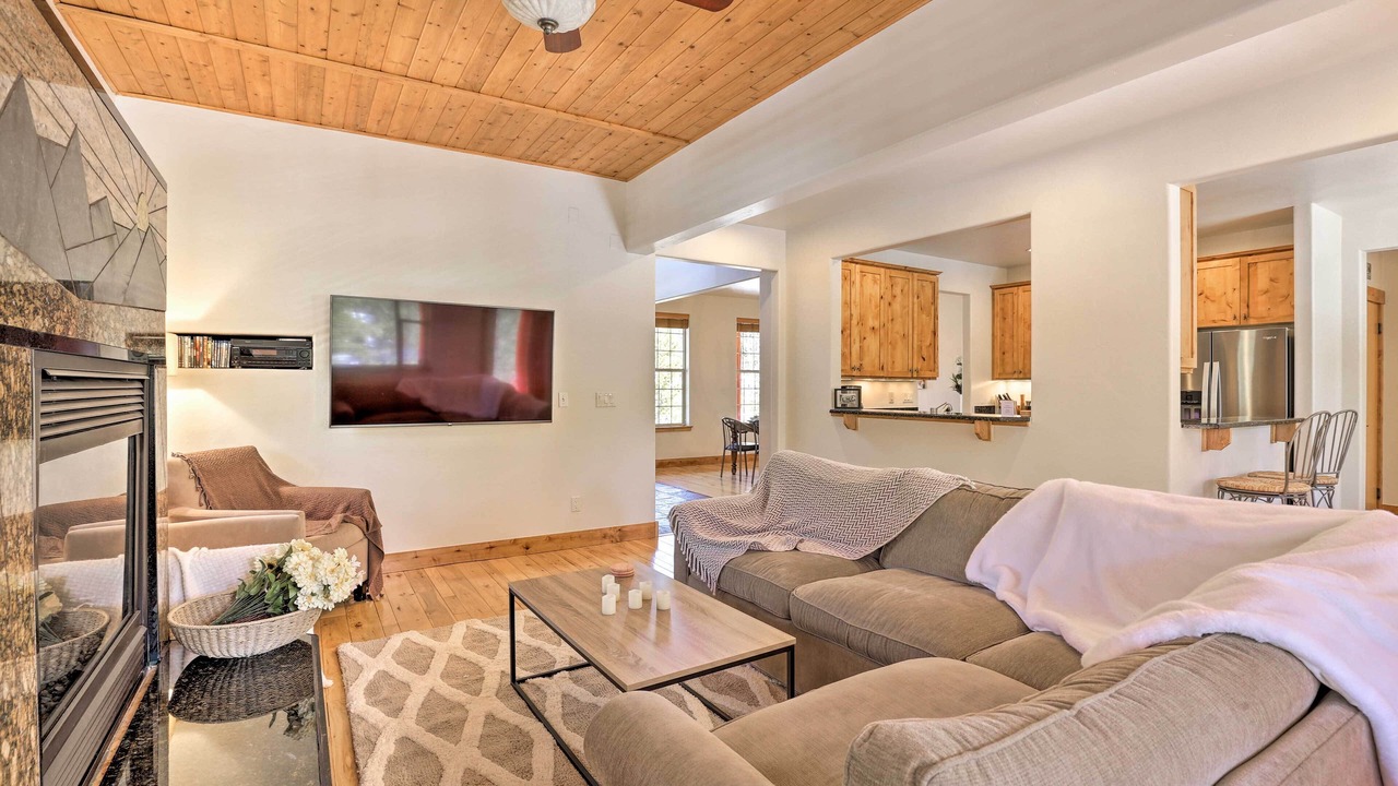 Photo of Livingroom in Leadville