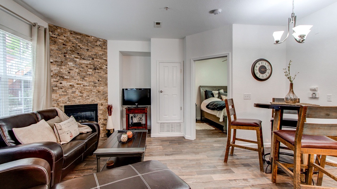 Photo of Livingroom in Aurora