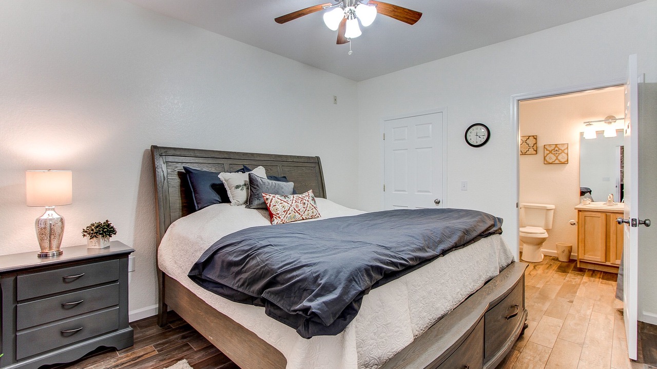 Photo of Bedroom in Aurora