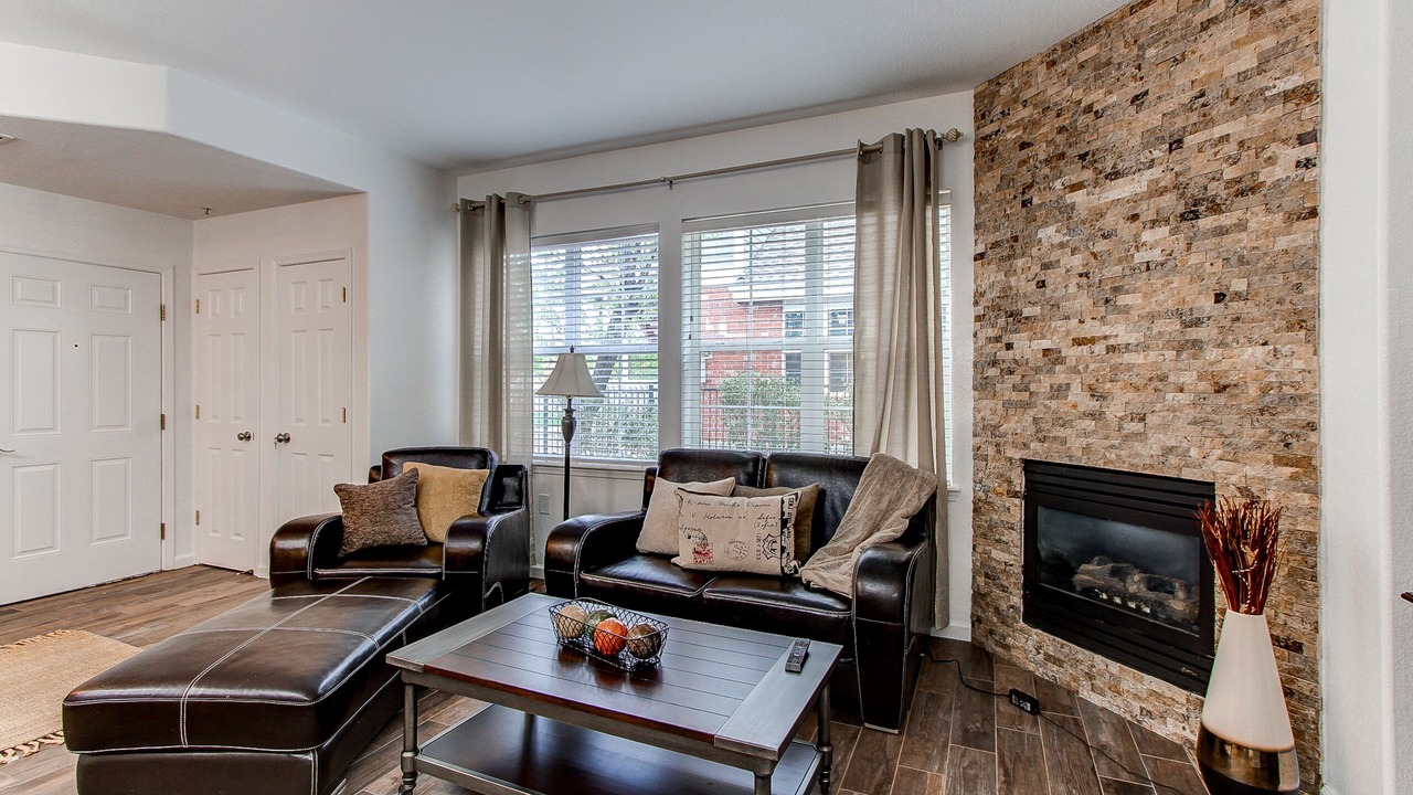 Photo of Livingroom in Aurora