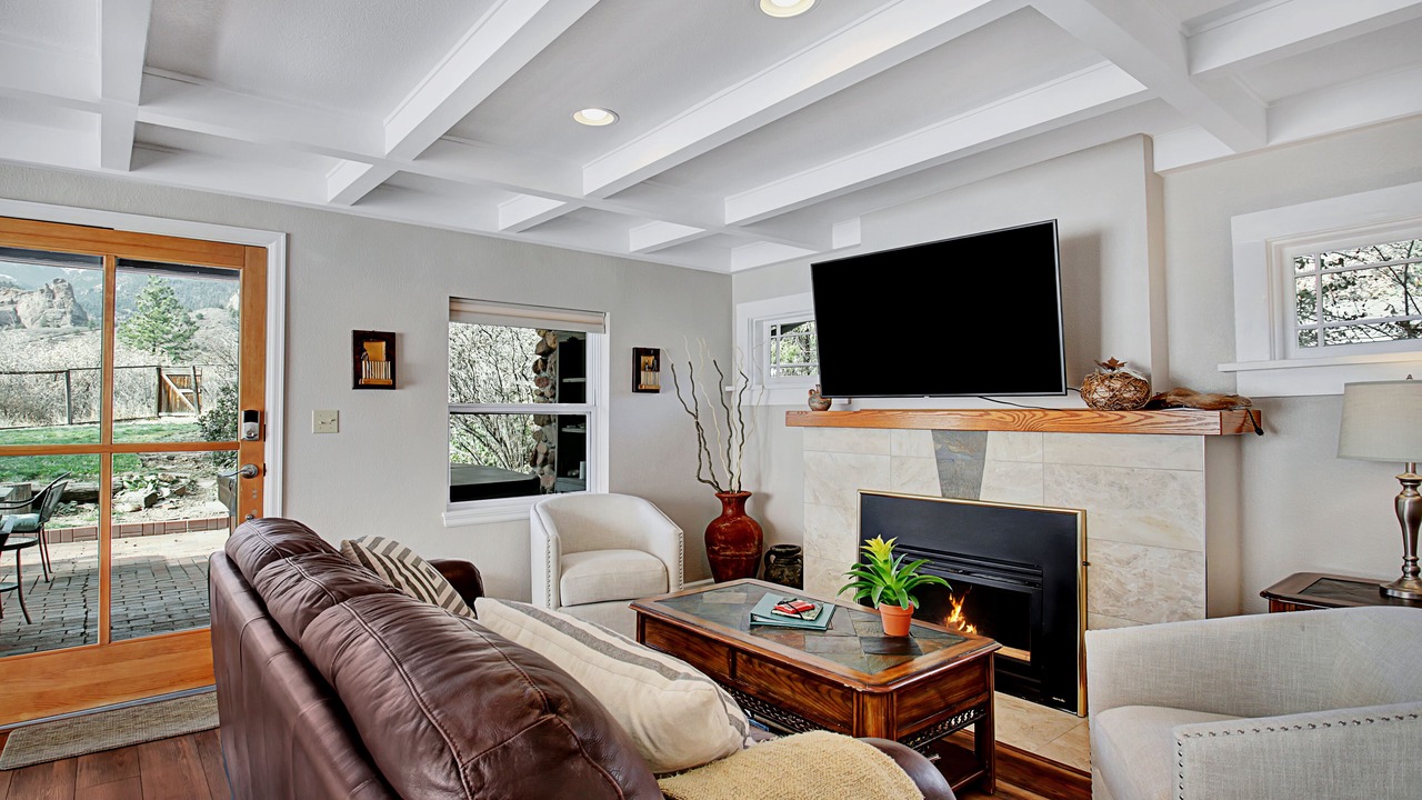 Photo of Livingroom in Cheyenne Canyon