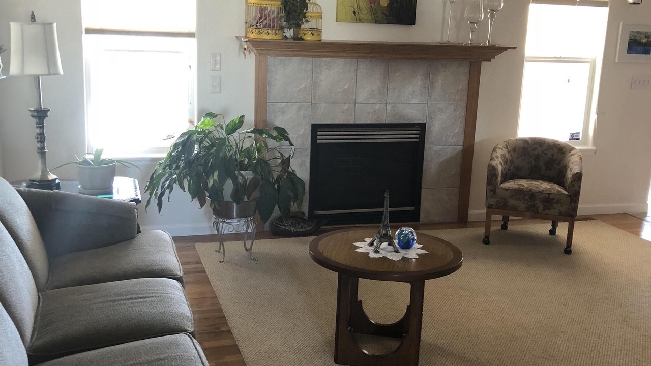 Photo of Livingroom in Sunnyheights