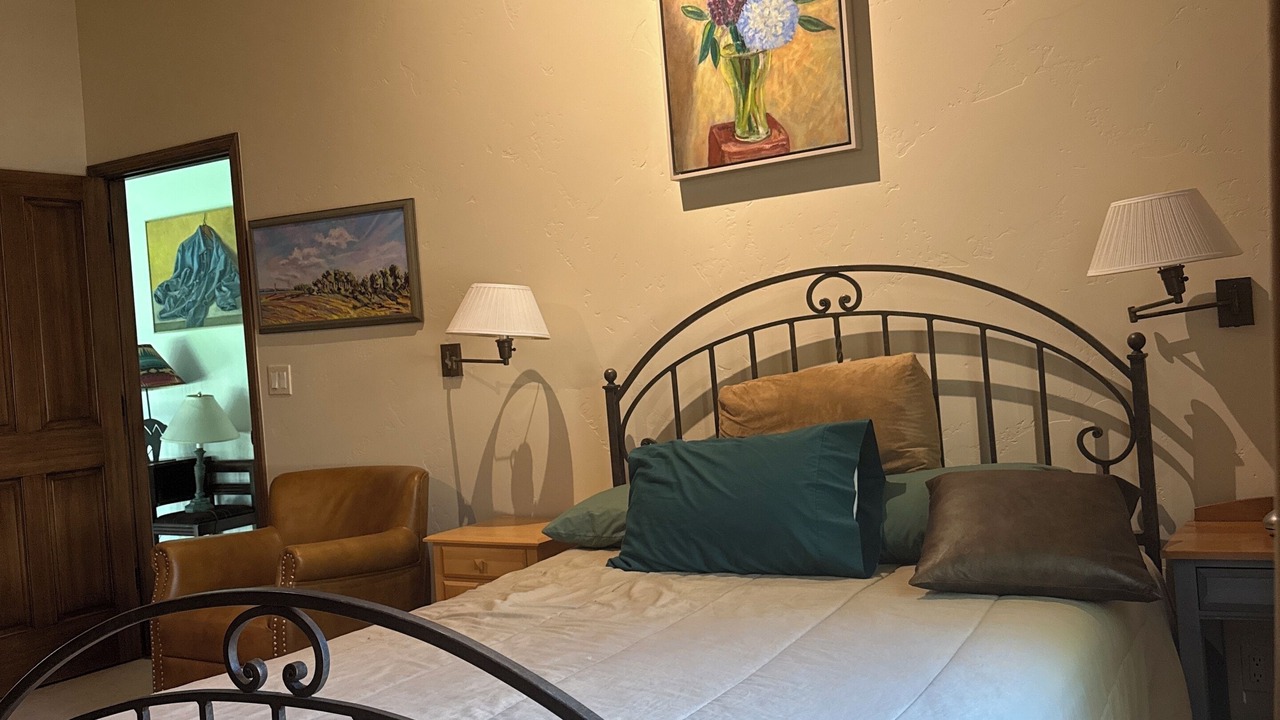 Photo of Bedroom in Edwards