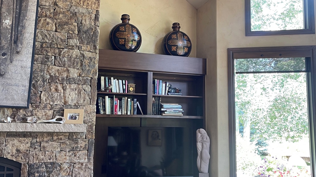 Photo of Livingroom in Edwards