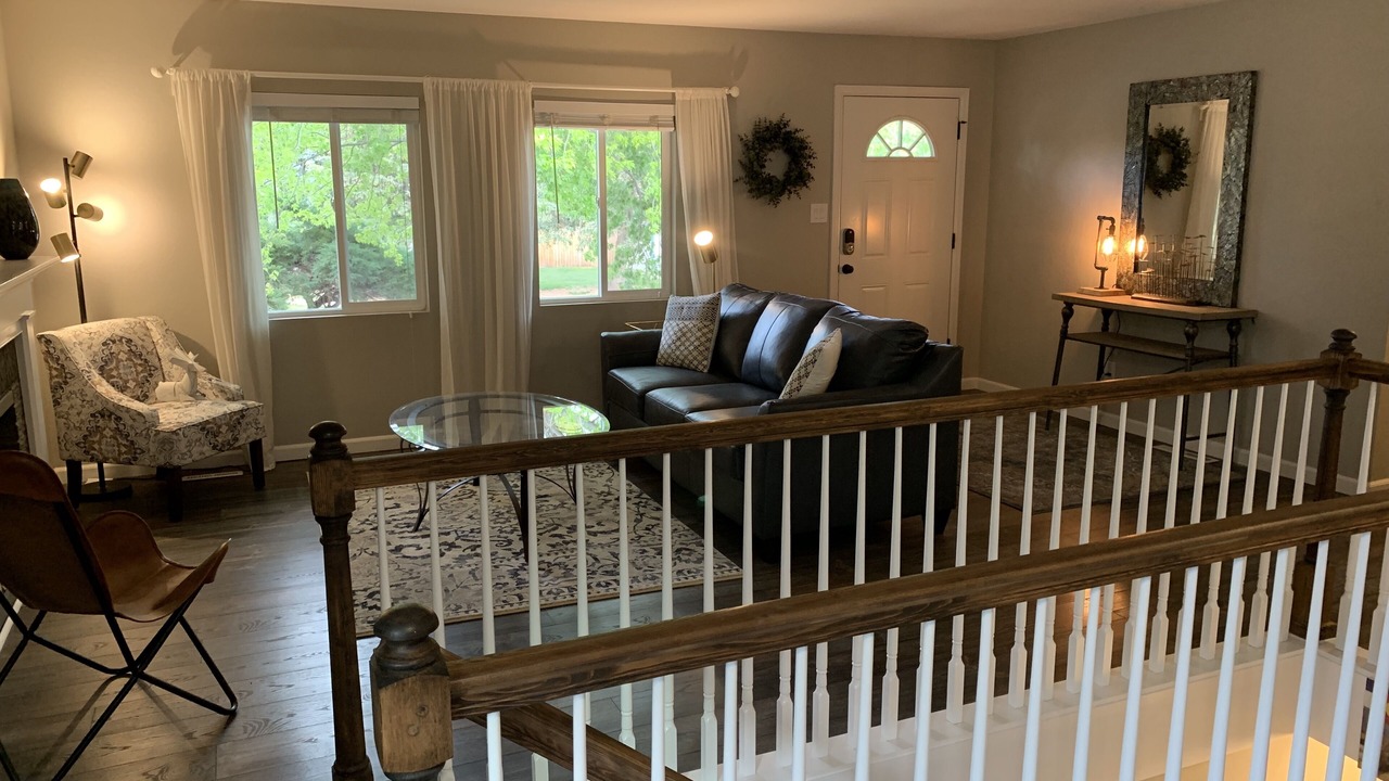 Photo of Livingroom in Pleasant Valley